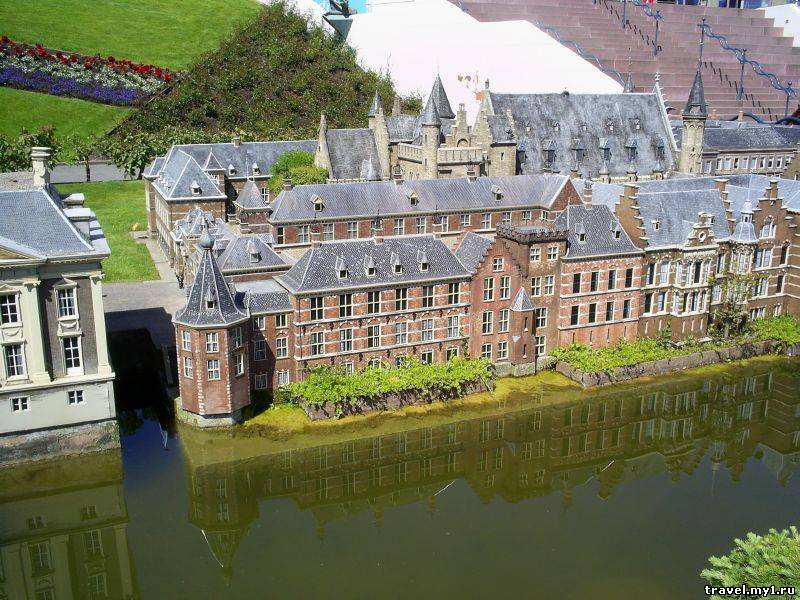 Королевский дворец в Гааге